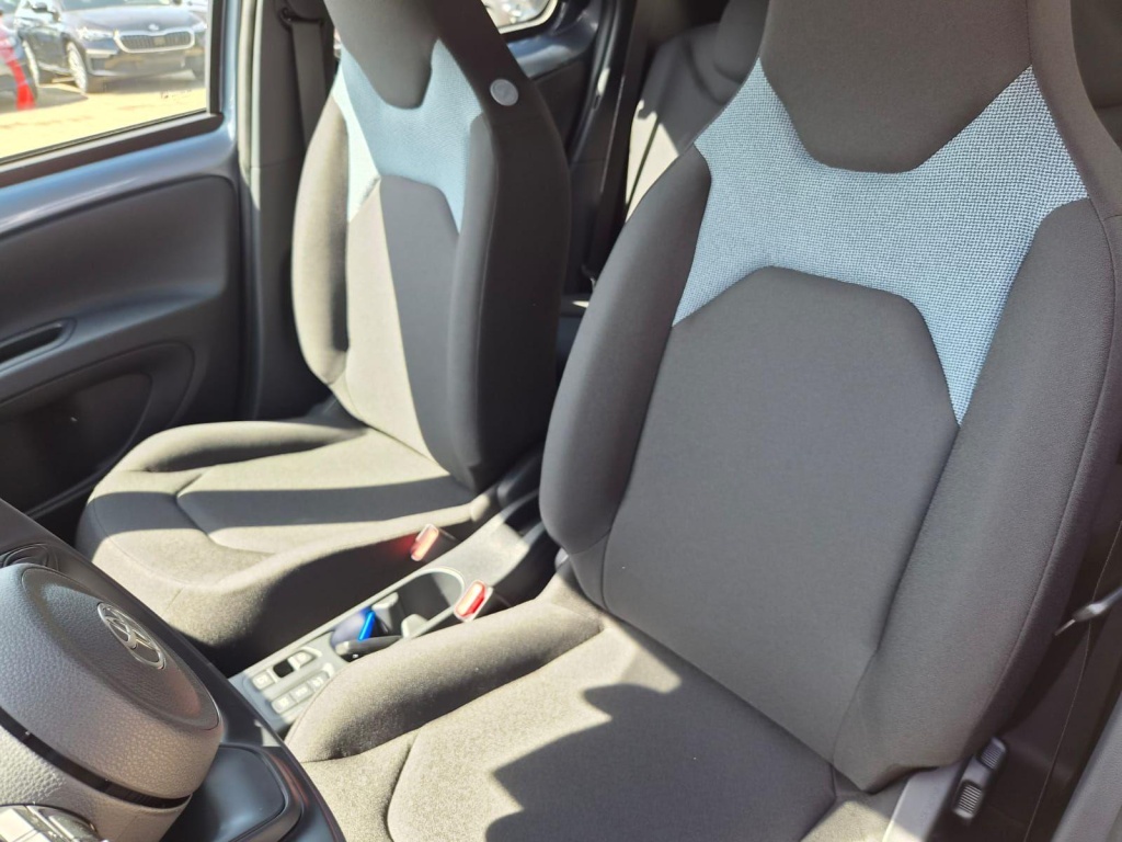 TOYOTA Aygo X X Pure 1.5 Hybrid Electric/Gasoline 116hp - ref: 7-72131 - Photo 11