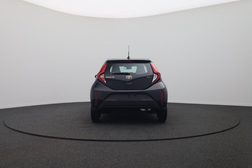 TOYOTA Aygo X X Pure 1.5 Hybrid Electric/Gasoline 116hp - ref: 7-72131 - Photo 4