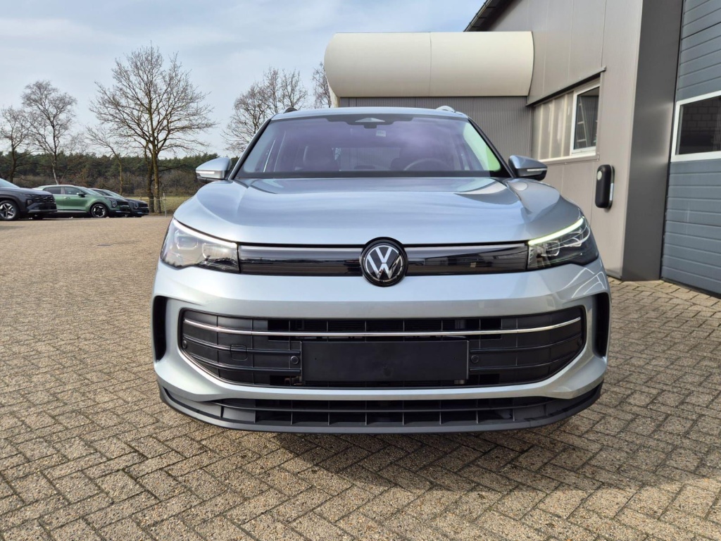 VOLKSWAGEN Tiguan Life 1.5 Plug-in Hybrid Gasoline 204hp - ref: 7-72134 - Photo 8