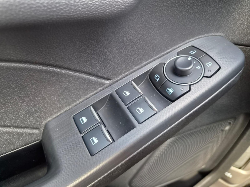 FORD Kuga Titanium 2.5 Plug-in Hybrid Gasoline 242hp - ref: 7-72178 - Photo 18