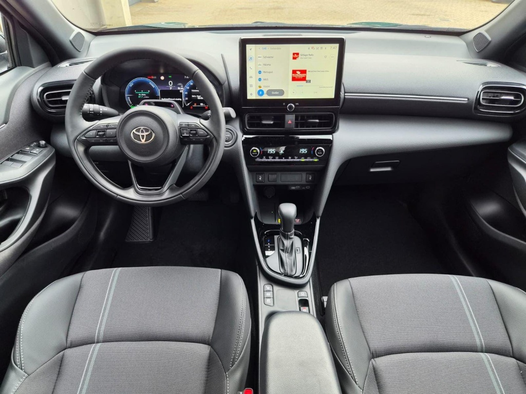 TOYOTA Yaris Style Cross 1.5 Hybrid Electric/Gasoline 131hp - ref: 7-73241 - Photo 12