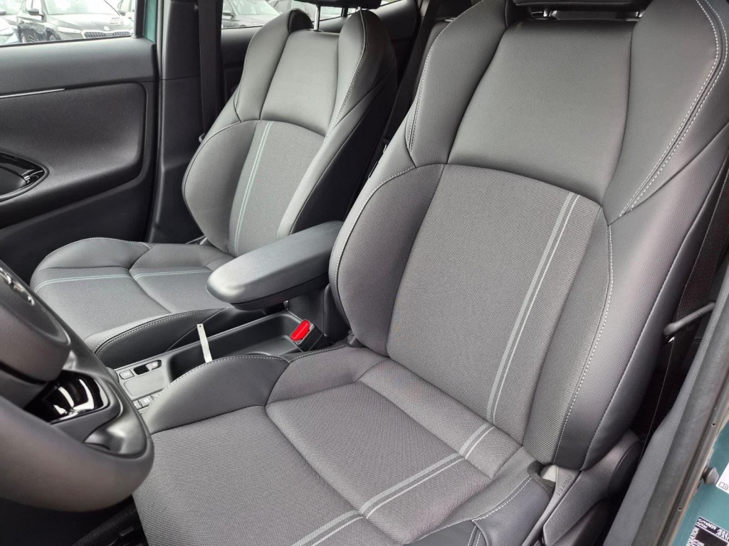 TOYOTA Yaris Style Cross 1.5 Hybrid Electric/Gasoline 131hp - ref: 7-73241 - Photo 13