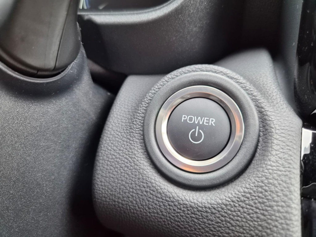 TOYOTA Yaris Style Cross 1.5 Hybrid Electric/Gasoline 131hp - ref: 7-73241 - Photo 20