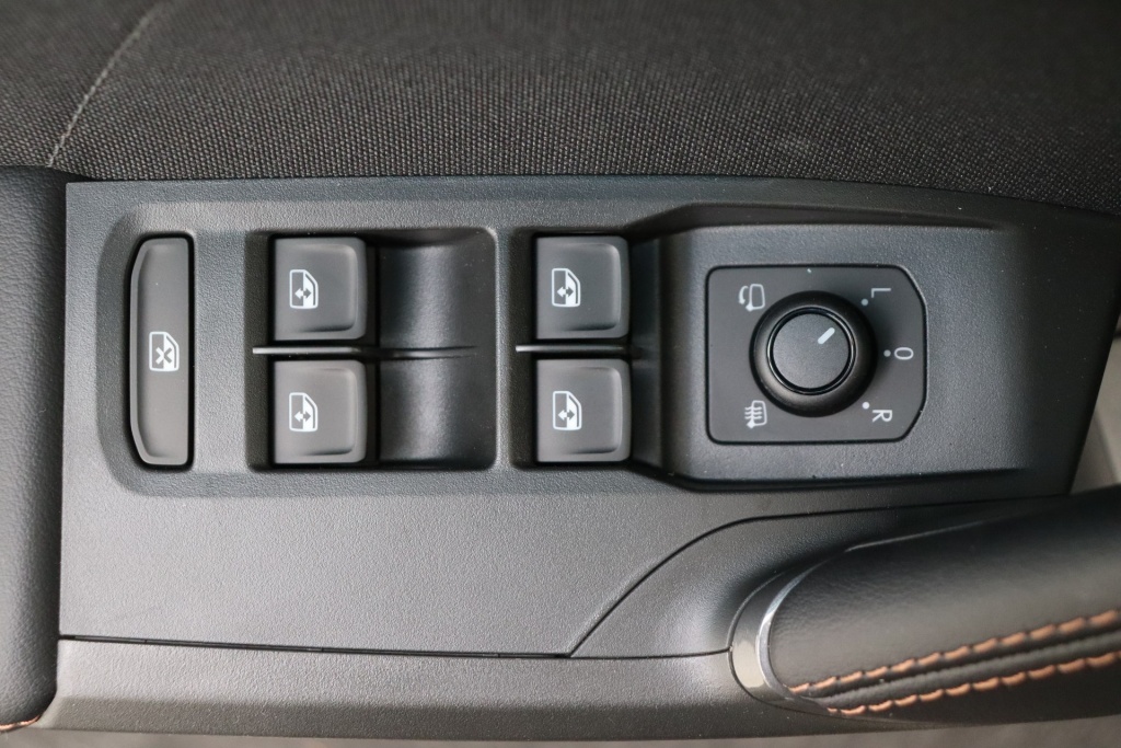 CUPRA Leon Sportstourer Impulse 1,5 eTSI 150 hp DSG7 - ref: 7-73449 - Photo 17