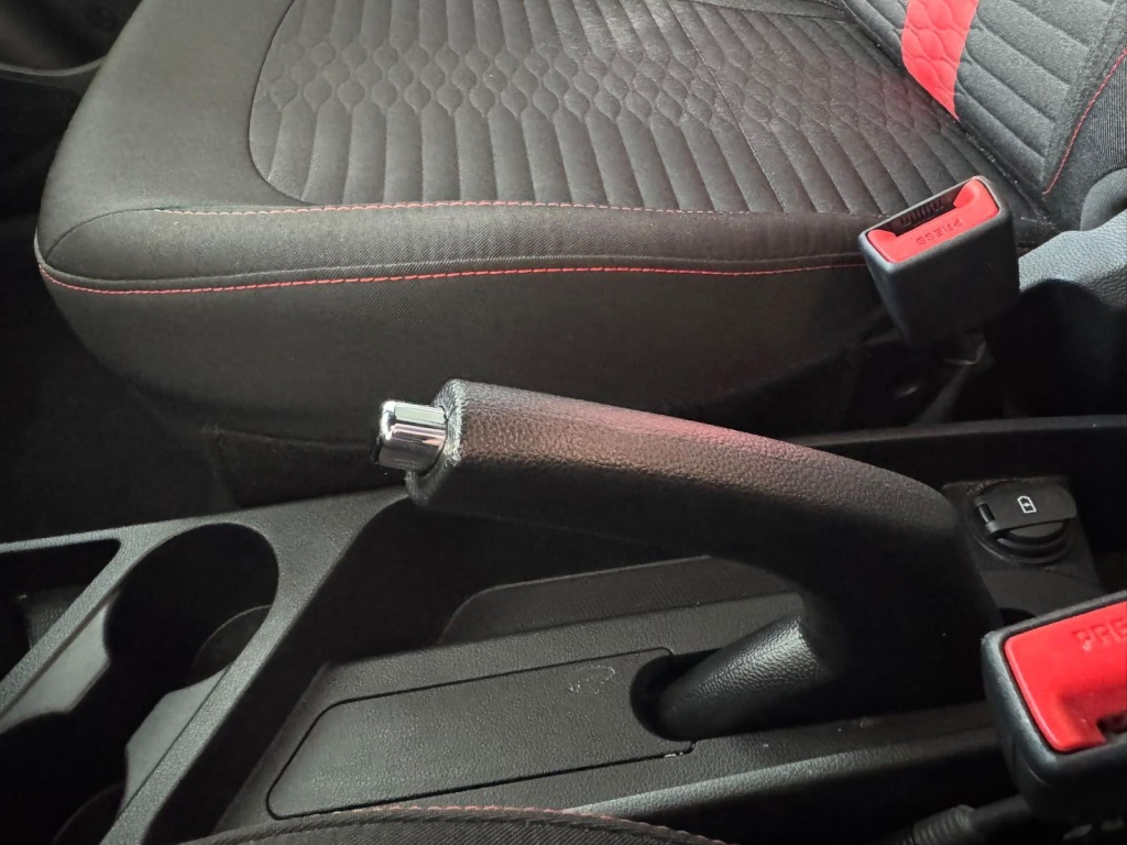 HYUNDAI i10 N-Line MPI 1.2 79PS - ref: 7-74251 - Photo 19