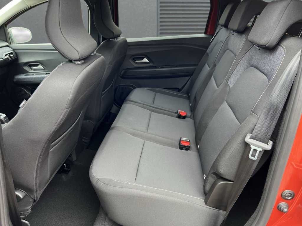 DACIA Jogger Expression 7-S TCe 110 - ref: 7-74727 - Photo 6