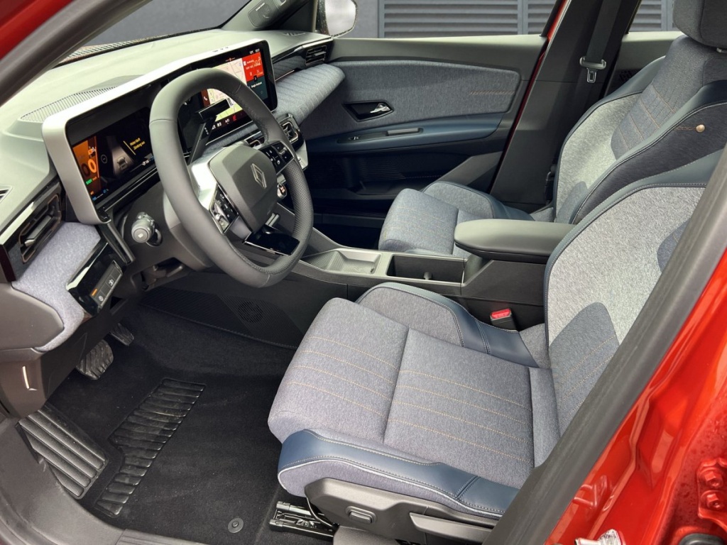 RENAULT R4 Techno E-Tech 150 Comfort Range - ref: 7-75137 - Photo 4