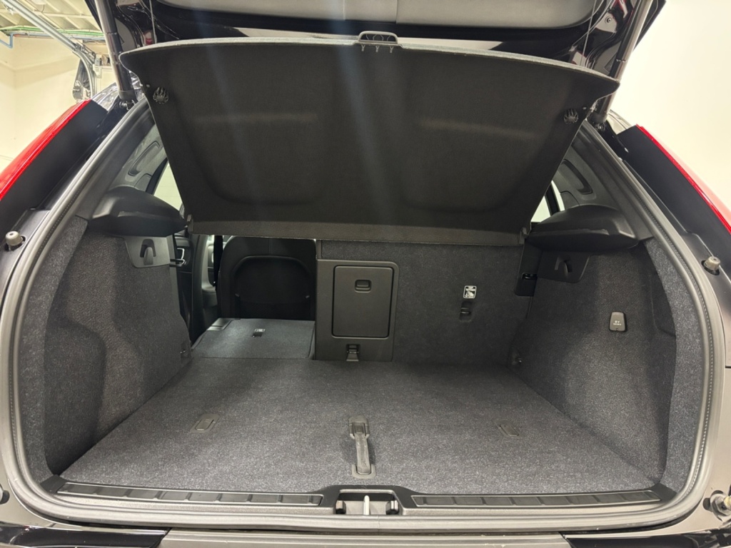 VOLVO XC40 Core DCT 2.0 B3 Mild Hybrid - ref: 7-75178 - Photo 12