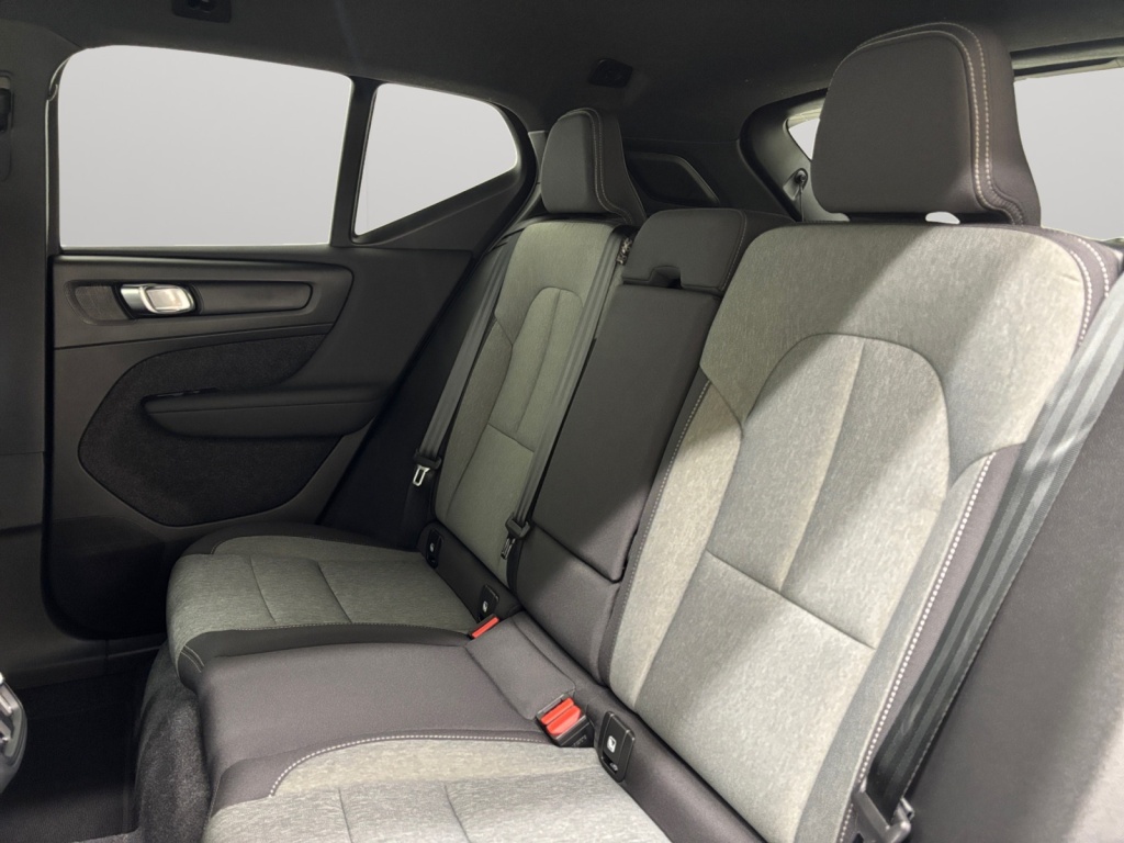 VOLVO XC40 Core DCT 2.0 B3 Mild Hybrid - ref: 7-75178 - Photo 9