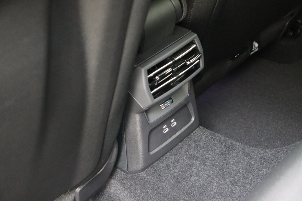 AUDI A3  Allstreet Quattro 2,0 TFSI 204 pk S-Tronic - ref: 7-75444 - Photo 17