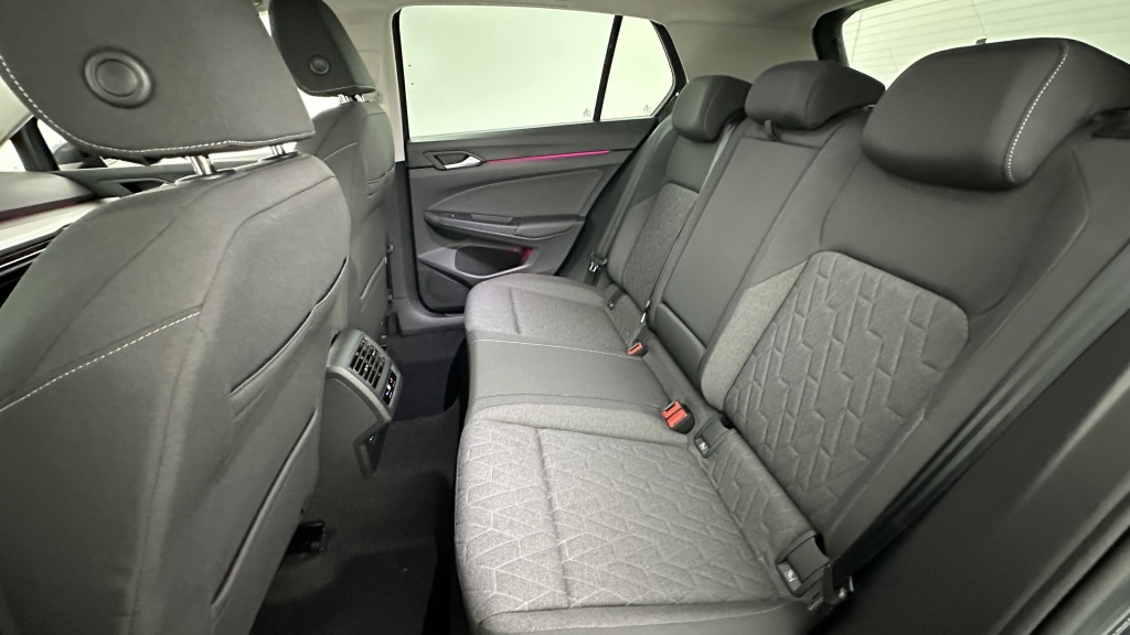 VOLKSWAGEN Golf 1.5 eTSI EVO2 115ch Edition DSG7 - ref: 8-GLI00001761 - Photo 9