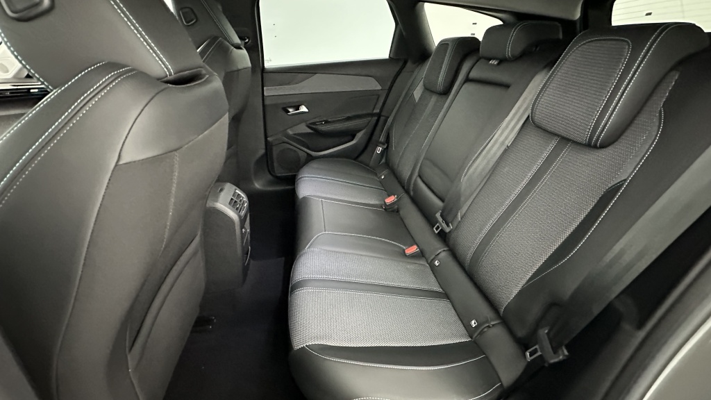 PEUGEOT 308 SW 1.2 PureTech 130ch Allure - ref: 8-GLI00006880 - Photo 9