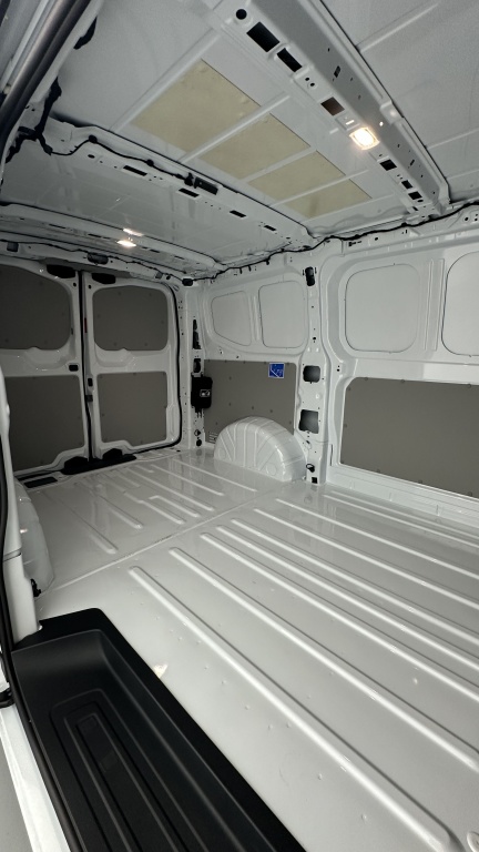 VOLKSWAGEN Transporter T7 Van L1 2.0 TDI 150ch Business BVA8 - ref: 8-GLI00007680 - Photo 8
