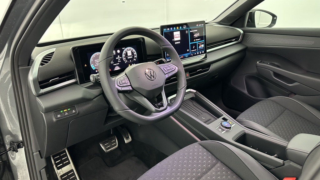 VOLKSWAGEN T-Roc 1.5 eTSI EVO2 Hybrid 150ch R-Line DSG7 - ref: 8-GLI00010017 - Photo 6