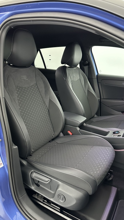 VOLKSWAGEN T-Roc 1.5 eTSI EVO2 Hybrid 150ch R-Line DSG7 - ref: 8-GLI00010019 - Photo 18