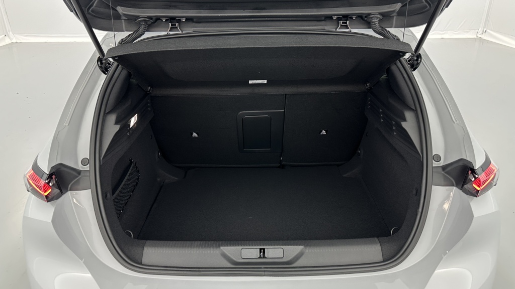 PEUGEOT 308 III(2) 1.2 Hybrid 145ch GT e-DCS6 - ref: 8-GLI00010349 - Photo 10