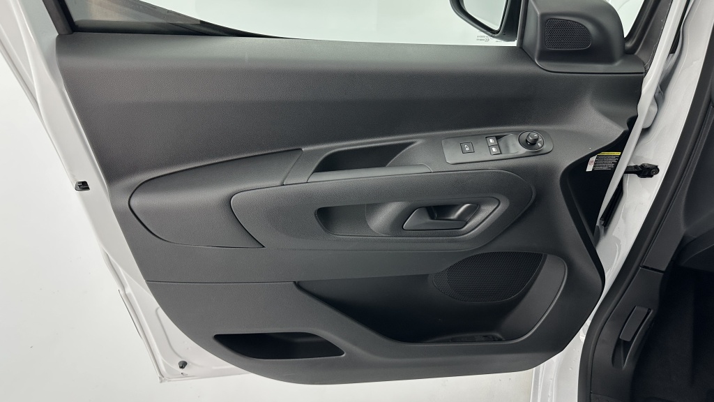 PEUGEOT Partner M 1.5 BlueHDI 130ch EAT8 - ref: 8-GLI00029120 - Photo 11