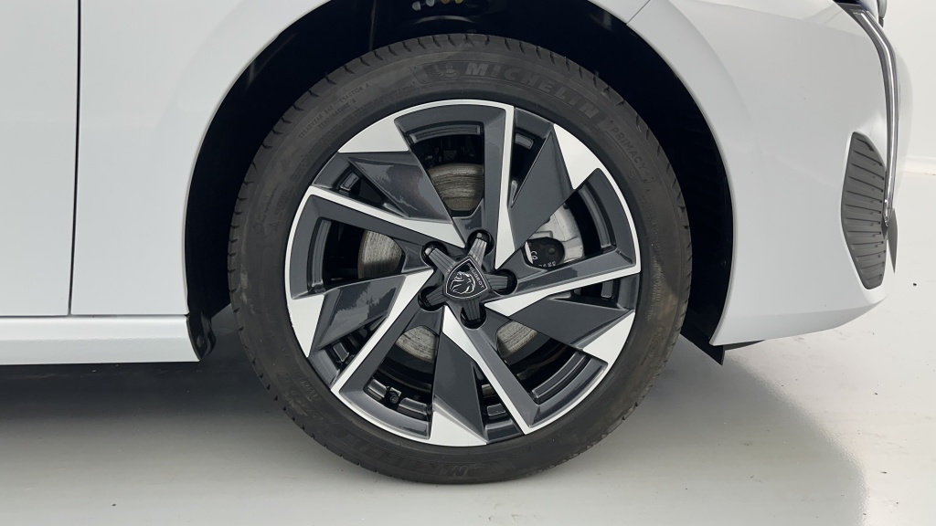 PEUGEOT 308 SW III 1.2 Hybrid 145ch Allure e-DCS6 - ref: 8-GLI00036214 - Photo 12