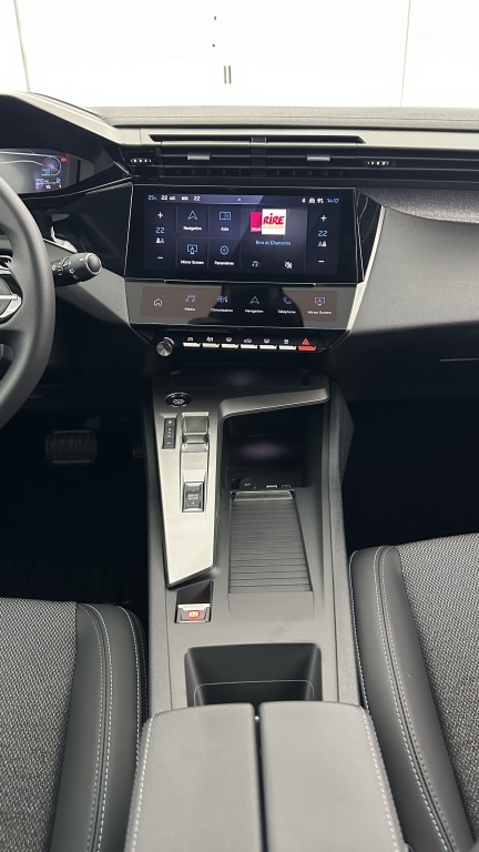 PEUGEOT 308 SW III 1.2 Hybrid 145ch Allure e-DCS6 - ref: 8-GLI00036214 - Photo 16