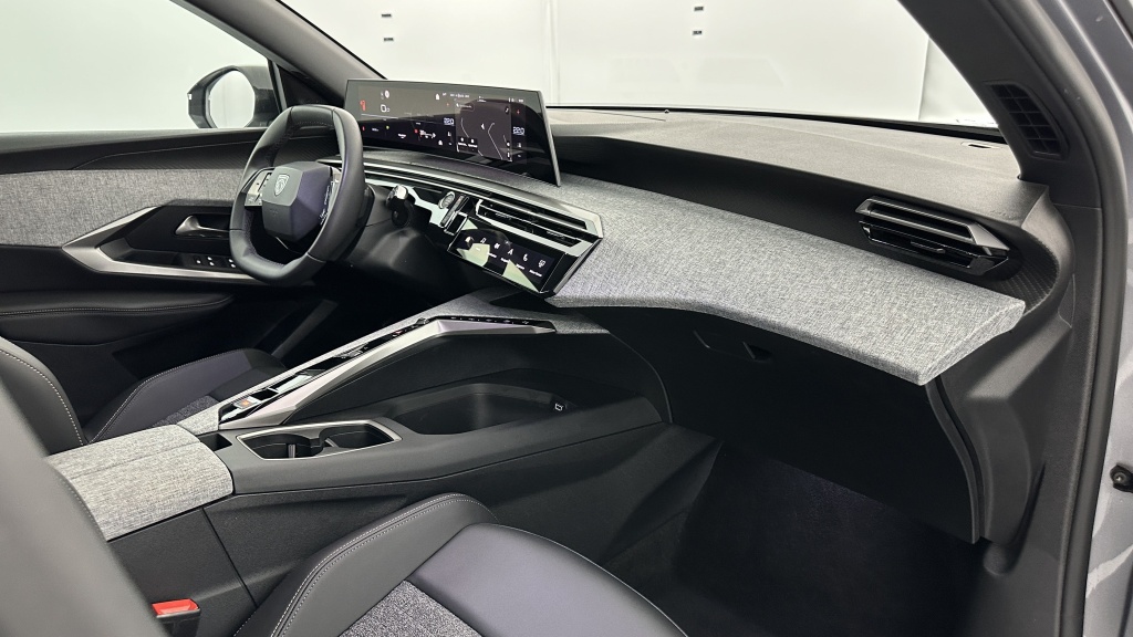 PEUGEOT 5008 III 1.2 Hybrid 145ch Allure e-DCS6 - ref: 8-GLI00044767 - Photo 8