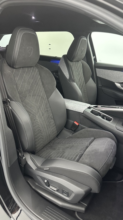 PEUGEOT 5008 III 1.2 Hybrid 145ch GT e-DCS6 - ref: 8-GLI00044772 - Photo 17