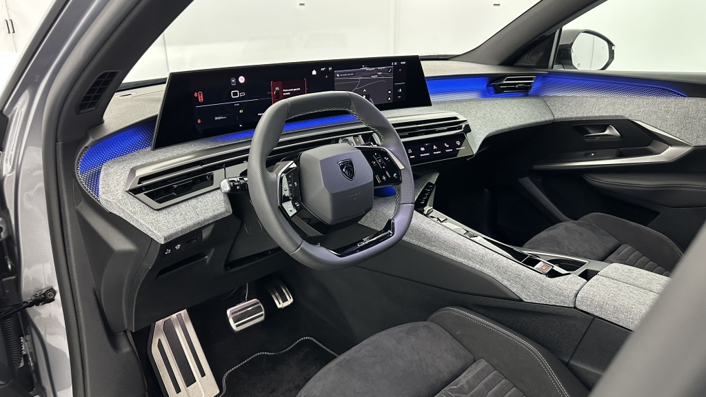 PEUGEOT 5008 III 1.2 Hybrid 145ch GT e-DCS6 - ref: 8-GLI00044774 - Photo 6