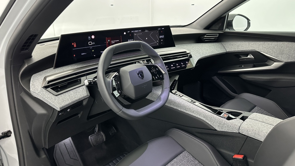 PEUGEOT 5008 III 1.2 Hybrid 145ch Allure e-DCS6 - ref: 8-GLI00044780 - Photo 6