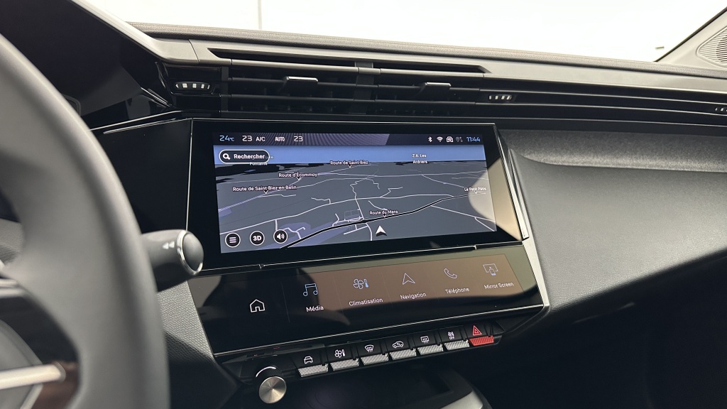 PEUGEOT 308 SW III 1.2 Hybrid 145ch Allure e-DCS6 - ref: 8-GLI00044798 - Photo 19