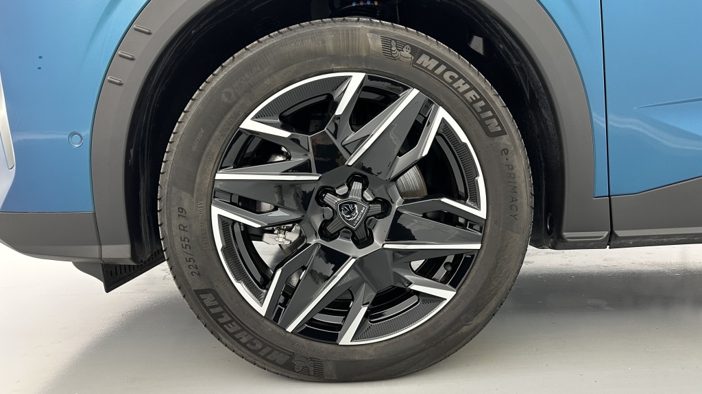 PEUGEOT 5008 III 1.2 Hybrid 145ch Allure e-DCS6 - ref: 8-GLI00044800 - Photo 13