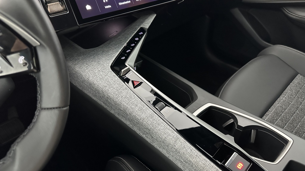 PEUGEOT 5008 III 1.2 Hybrid 145ch Allure e-DCS6 - ref: 8-GLI00044800 - Photo 18