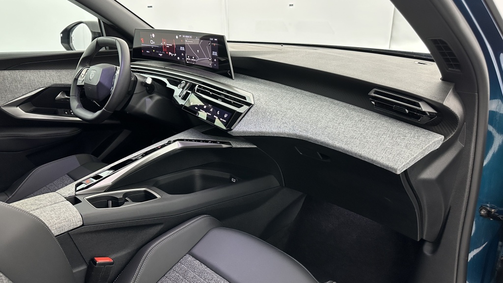 PEUGEOT 5008 III 1.2 Hybrid 145ch Allure e-DCS6 - ref: 8-GLI00044800 - Photo 8