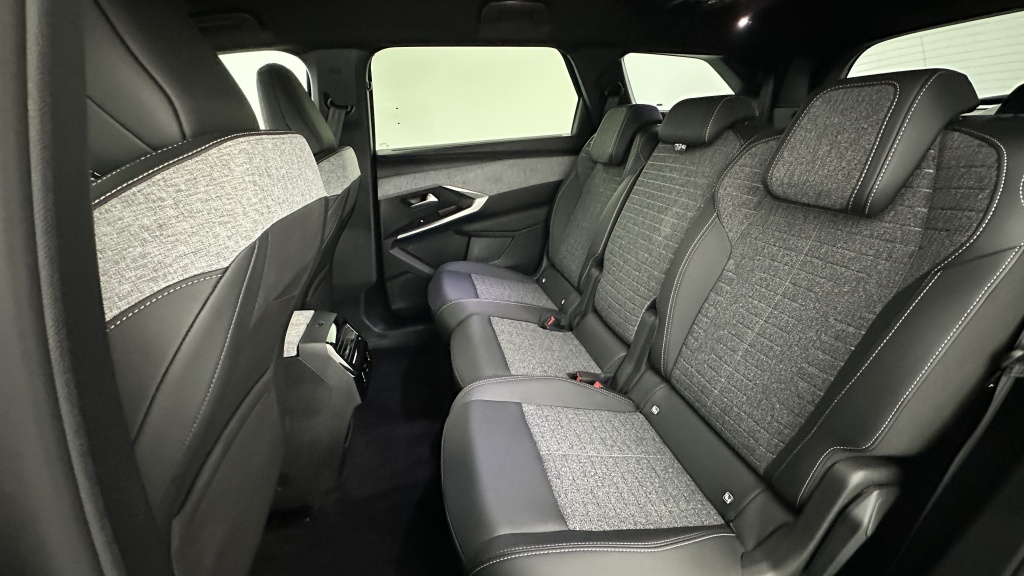 PEUGEOT 5008 III 1.2 Hybrid 145ch Allure e-DCS6 - ref: 8-GLI00044800 - Photo 9