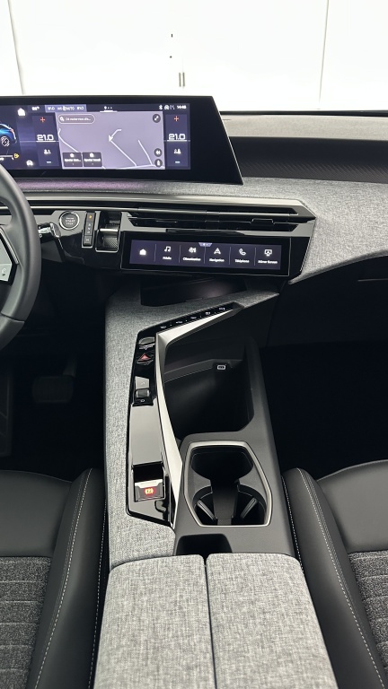 PEUGEOT 5008 III 1.2 Hybrid 145ch Allure e-DCS6 - ref: 8-GLI00044801 - Photo 17