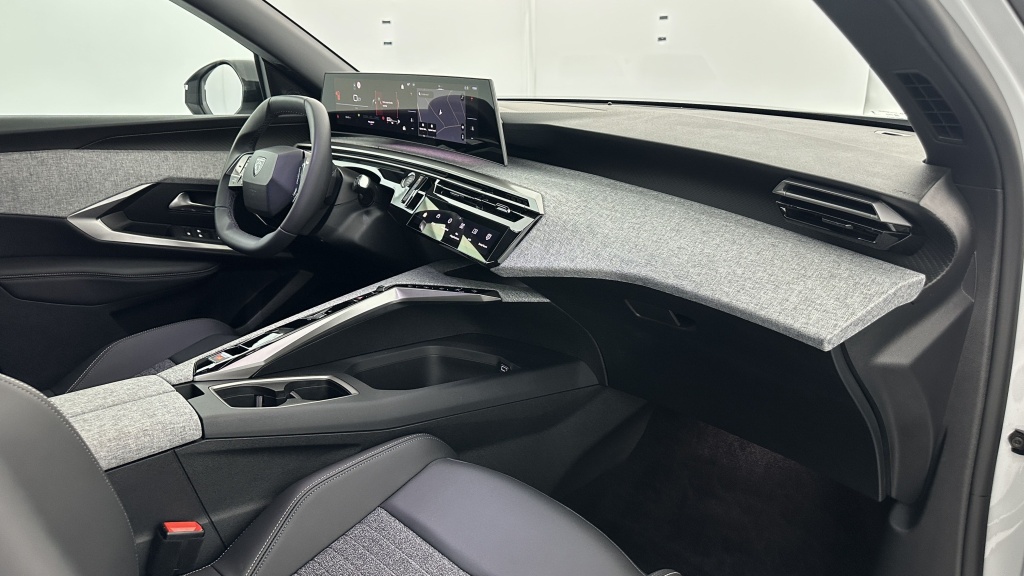 PEUGEOT 5008 III 1.2 Hybrid 145ch Allure e-DCS6 - ref: 8-GLI00044802 - Photo 8