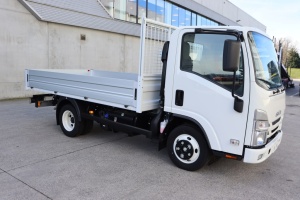 ISUZU N-Serie en vente a marchand - ref: