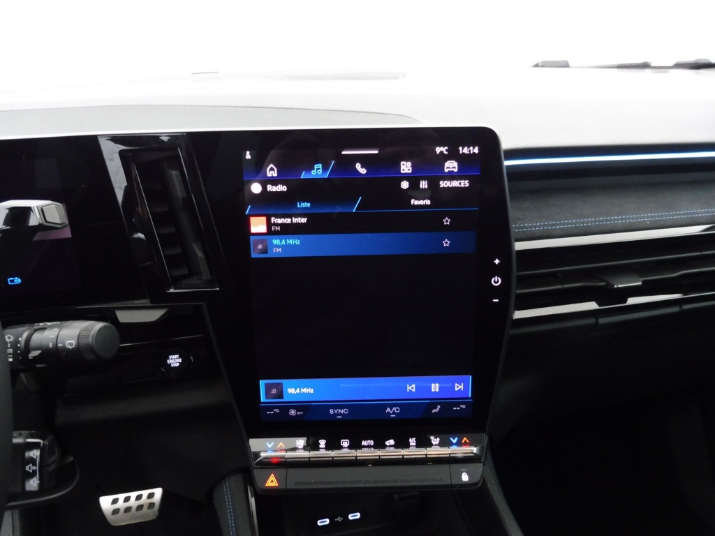 RENAULT Espace 1.2 E-TECH FULL HYBRID 200CH ESPRIT ALPINE 7 PLACES - 25 - ref: 70887 - Photo 13