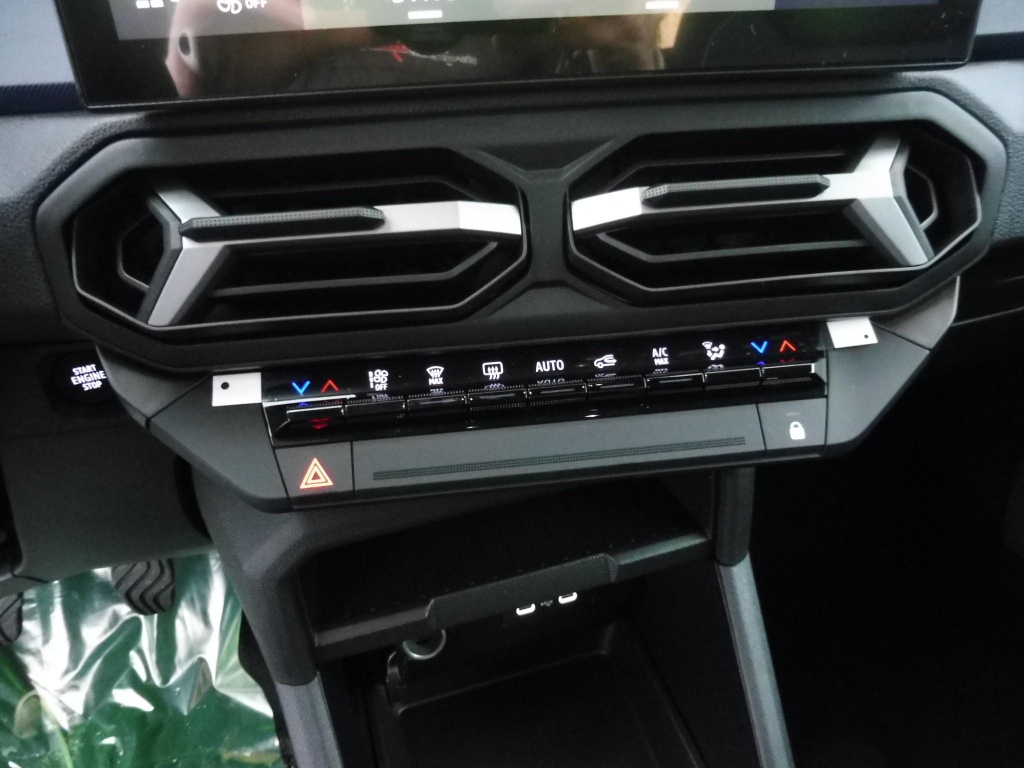 DACIA Bigster 1.2 MILD HYBRID 130CH EXPRESSION 4X4 - ref: 73604 - Photo 7