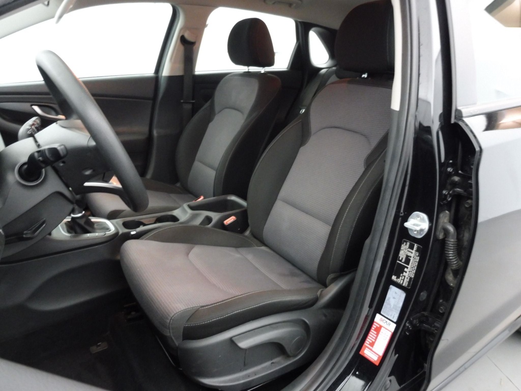 HYUNDAI i30 1.5 DPI 110 CH - ref: 73105 - Photo 13