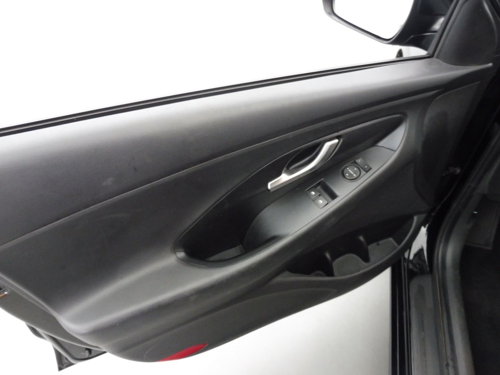 HYUNDAI i30 1.5 DPI 110 CH - ref: 73105 - Photo 16