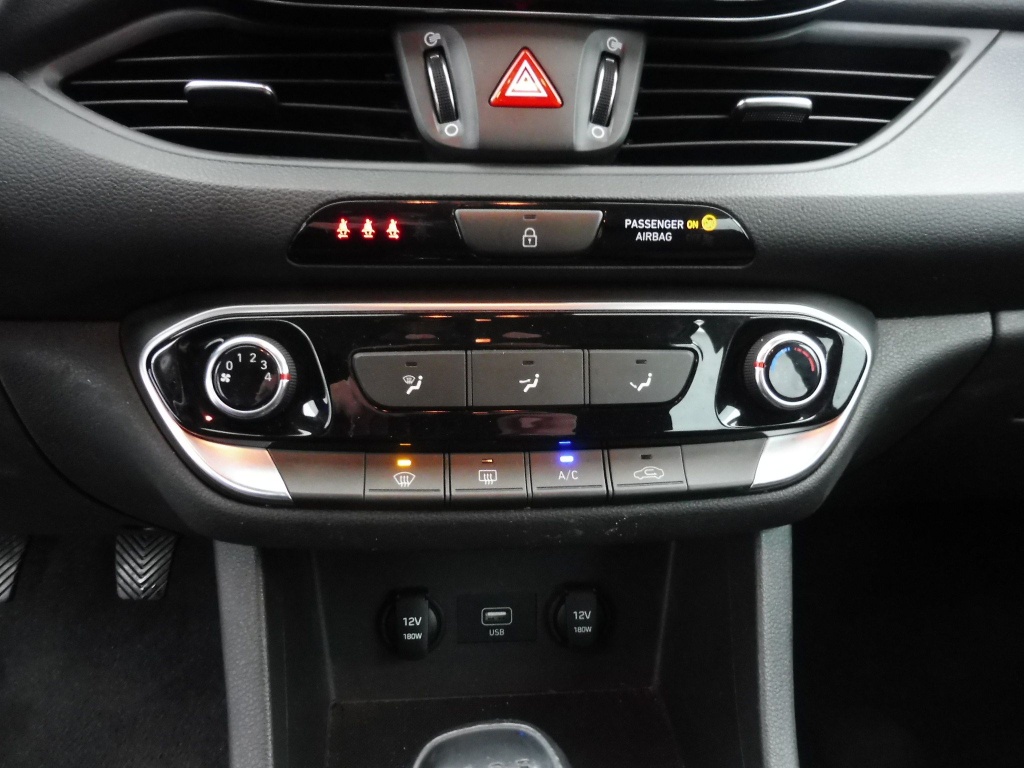 HYUNDAI i30 1.5 DPI 110 CH - ref: 73105 - Photo 6