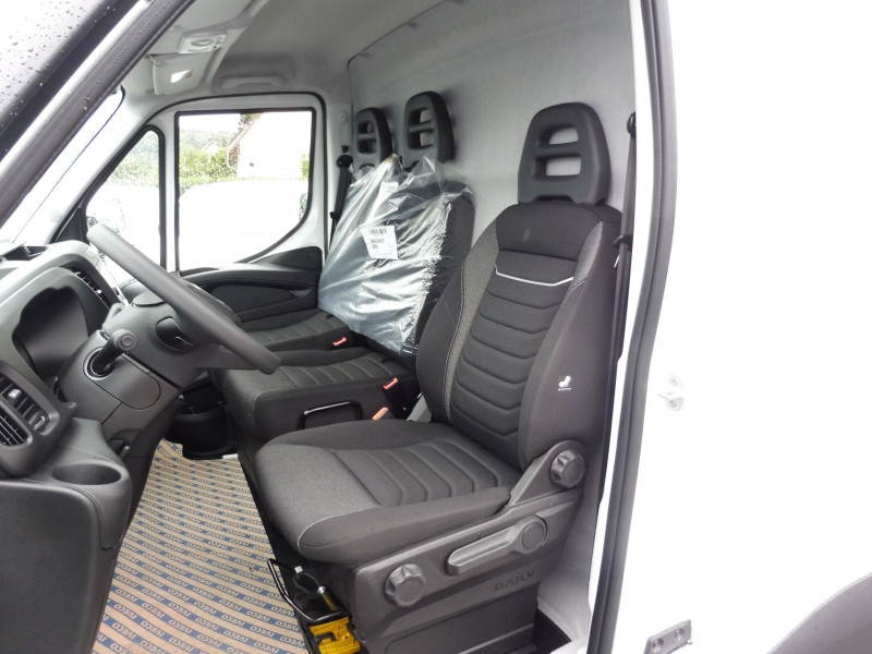 IVECO Daily 35S18 3.0 V16 HI-MATIC H2 180CV - ref: 73543 - Photo 3