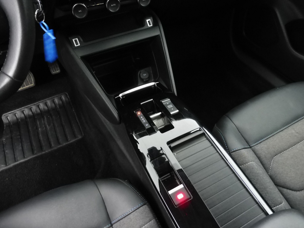 CITROEN C4 X 1.2 PURETECH 130 EATfeel pack - ref: 73659 - Photo 8