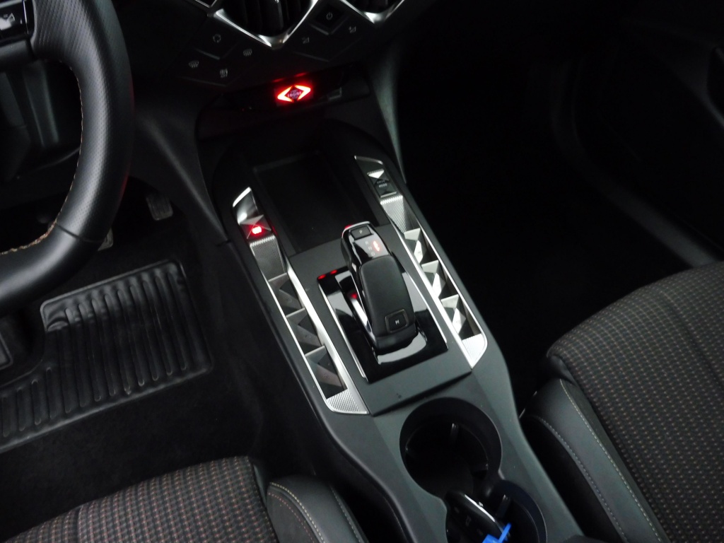 DS DS3 1.2 PURETECH 130CH PERFORMANCE LINE AUTOMATIQUE - ref: 74011 - Photo 13