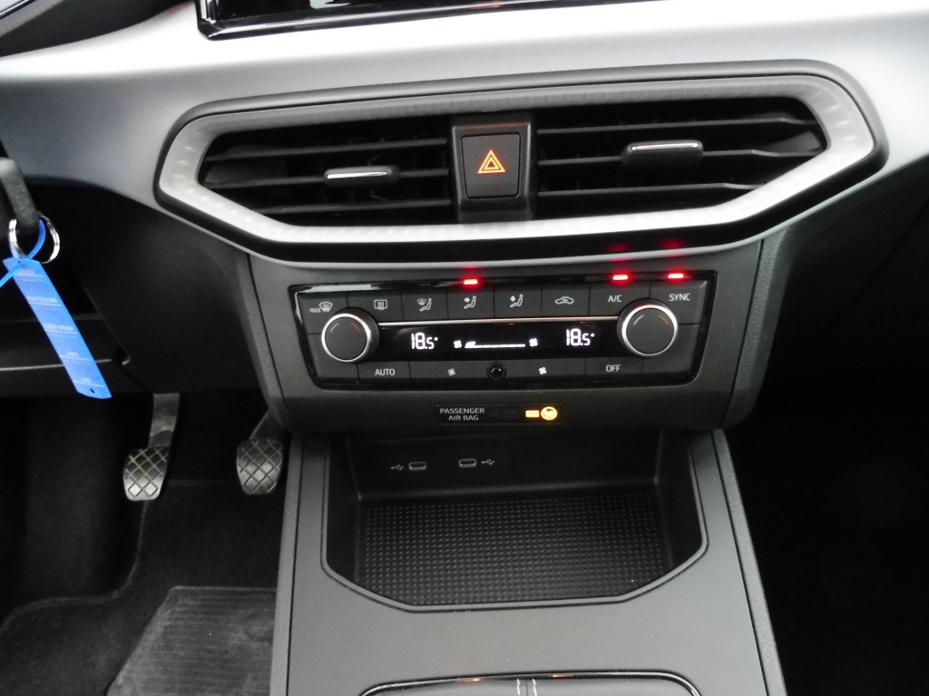 SEAT Ibiza 1.0 TSI 95CH STYLE - ref: 74146 - Photo 6