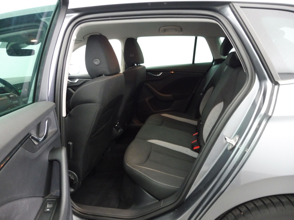 SKODA Scala 1.0 TSI 116CH SELECTION DSG7 - ref: 74272 - Photo 8