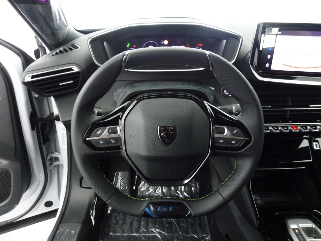 PEUGEOT 2008 1.2 HYBRID 145CH GT EXCLUSIVE E-DCS6 - ref: 75260 - Photo 17