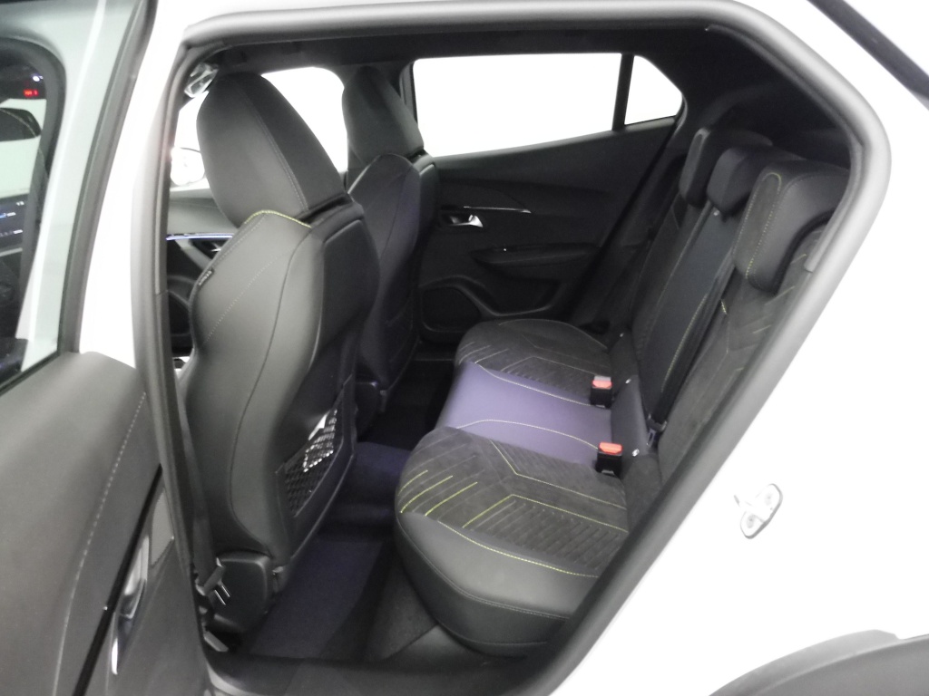 PEUGEOT 2008 1.2 HYBRID 145CH GT EXCLUSIVE E-DCS6 - ref: 75260 - Photo 8