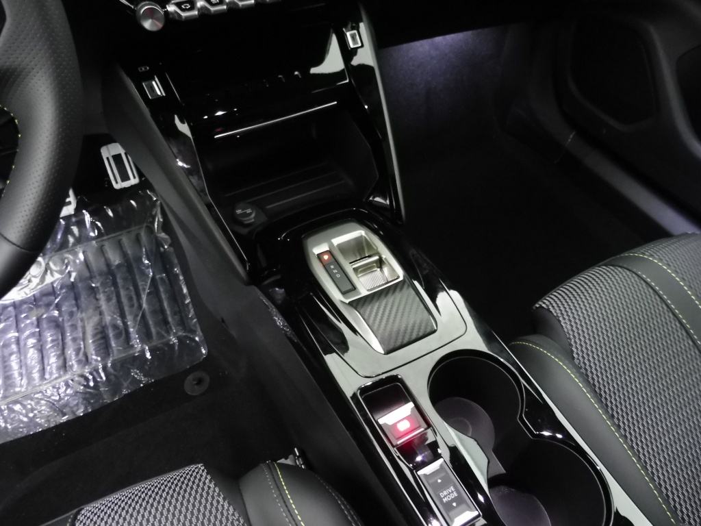 PEUGEOT 2008 1.2 HYBRID 145CH GT E-DCS6 - ref: 75264 - Photo 14