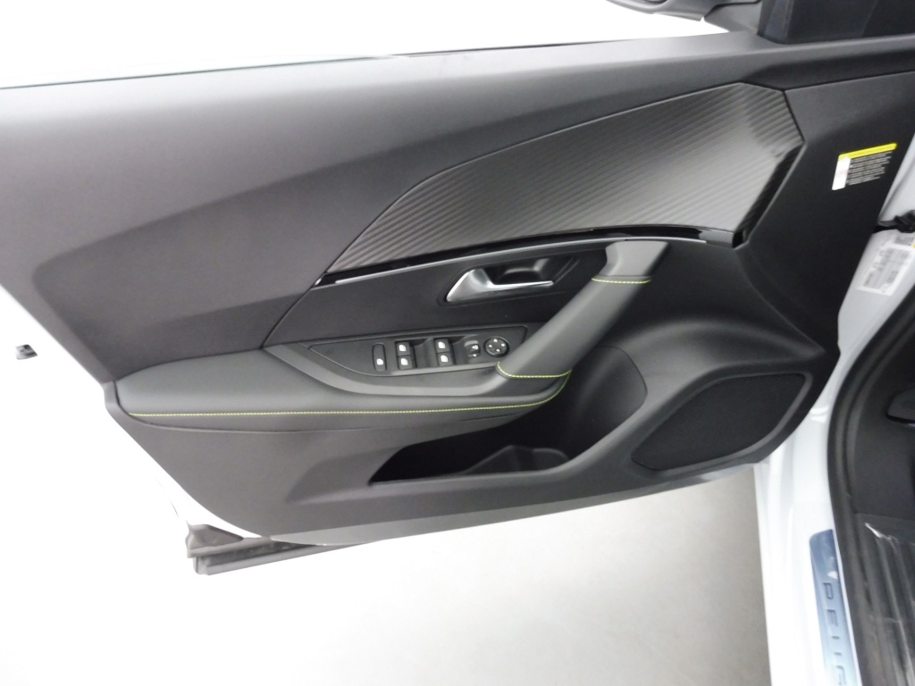 PEUGEOT 2008 1.2 HYBRID 145CH GT E-DCS6 - ref: 75264 - Photo 18