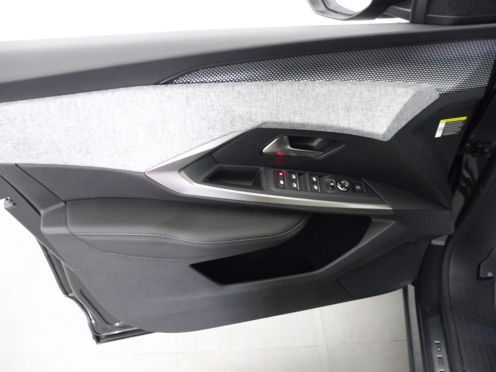 PEUGEOT 3008 1.2 HYBRID 145CH GT E-DCS6 - ref: 75590 - Photo 18